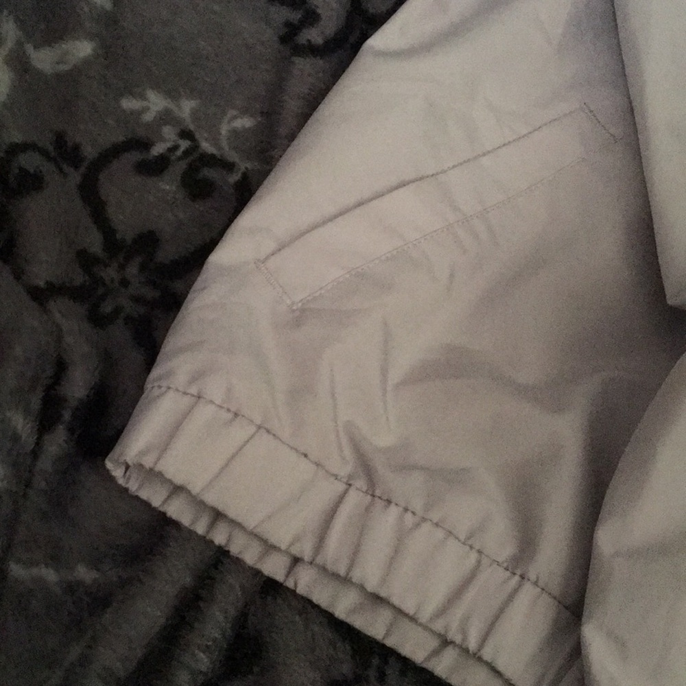 Windbreaker - Picture 2 of 7
